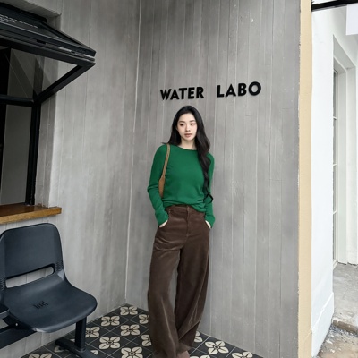 月亮与六便士丨100山羊绒丨无缝一线成衣圆领打底羊绒衫-MY6383