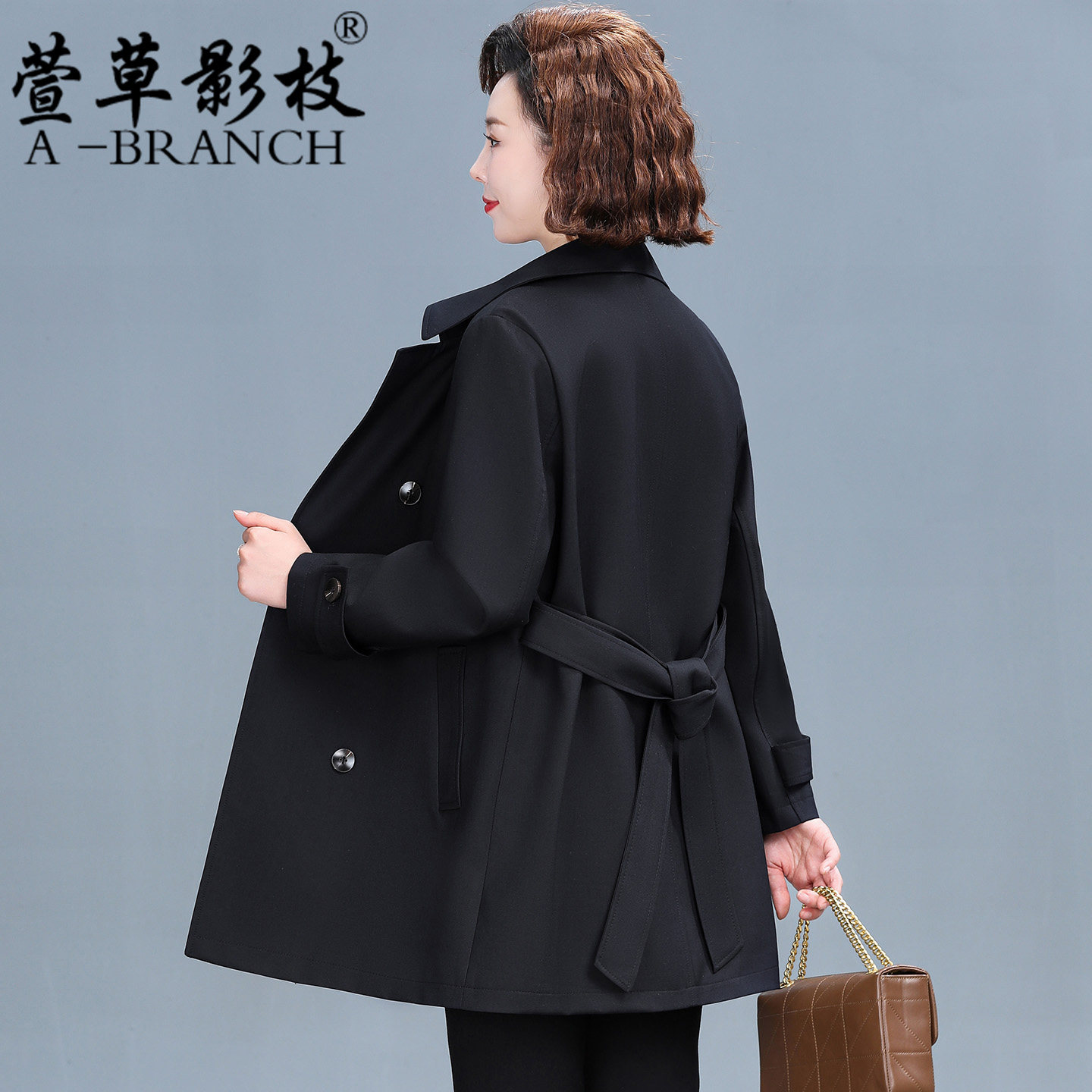 50多岁妈妈气质风衣春秋季2026新款中老年大码女装品牌贵夫人外套