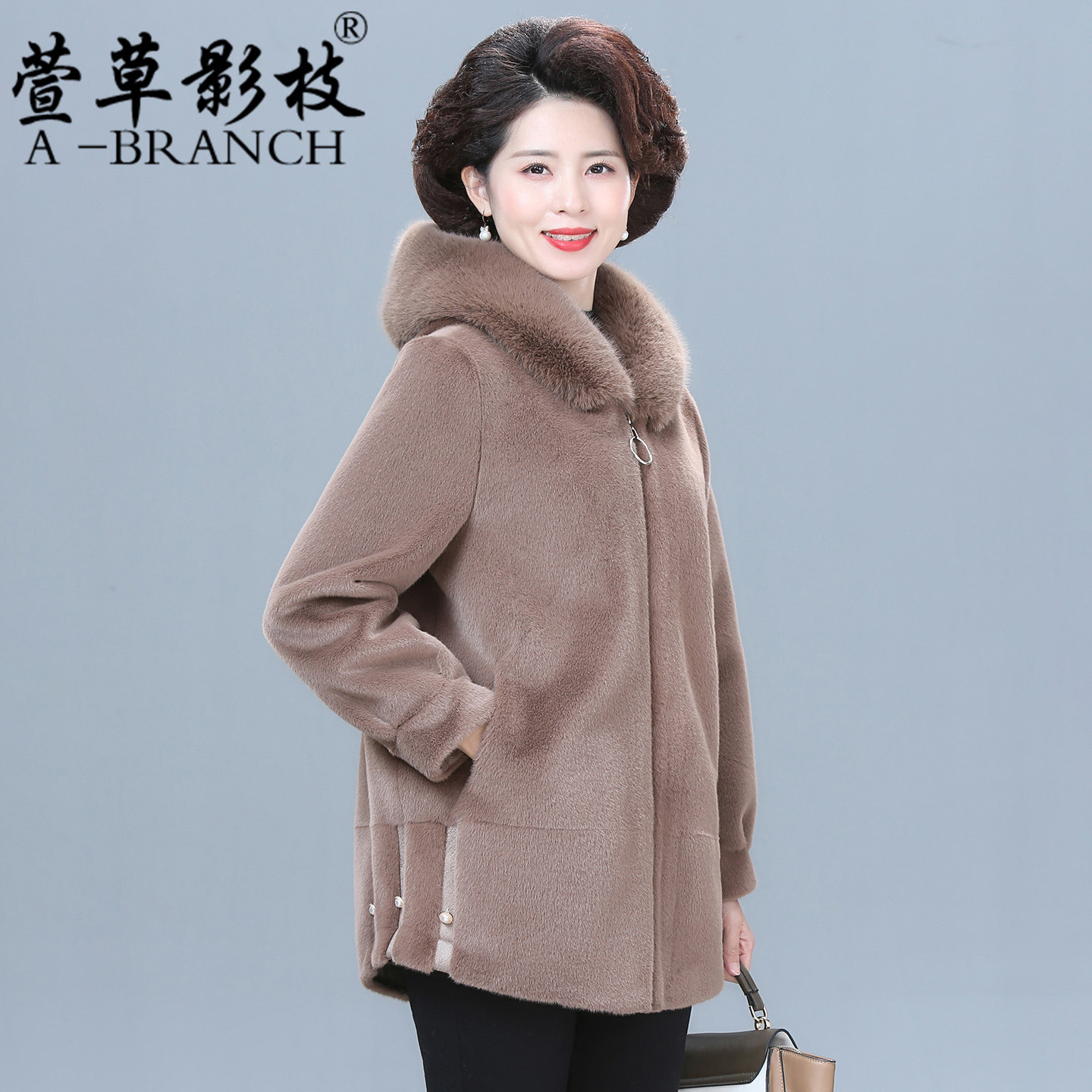 中年妈妈冬装水貂绒外套2025新款洋气羊毛绒大衣中老年女加厚外套