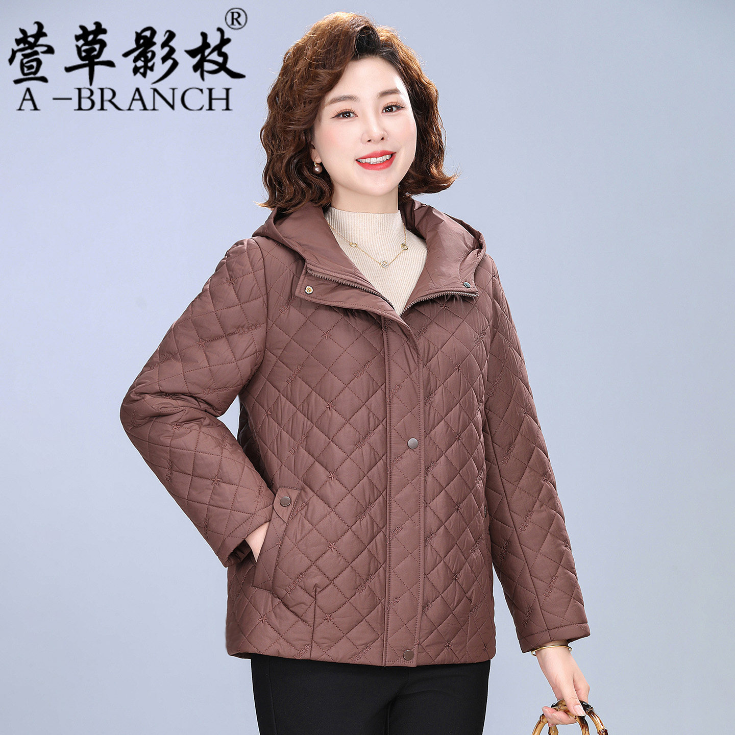 50多岁妈妈秋冬装棉服外套2025大码中老年洋气棉衣薄款女士棉袄子