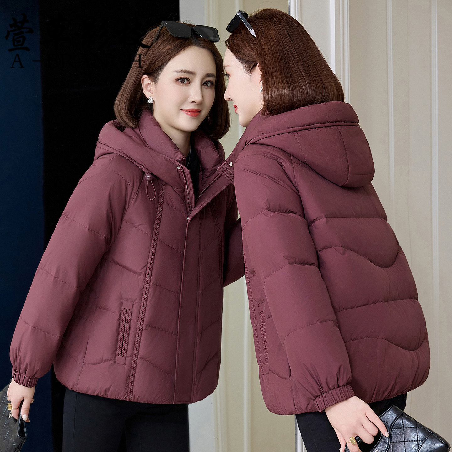 中年女士短款羽绒服2025冬季新款小个子保暖洋气休闲妈妈冬装外套