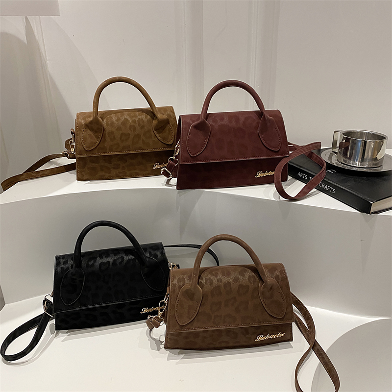 芊舒祺2025新款豹纹欧美时尚小方包女斜挎包手提包百搭车缝线设计