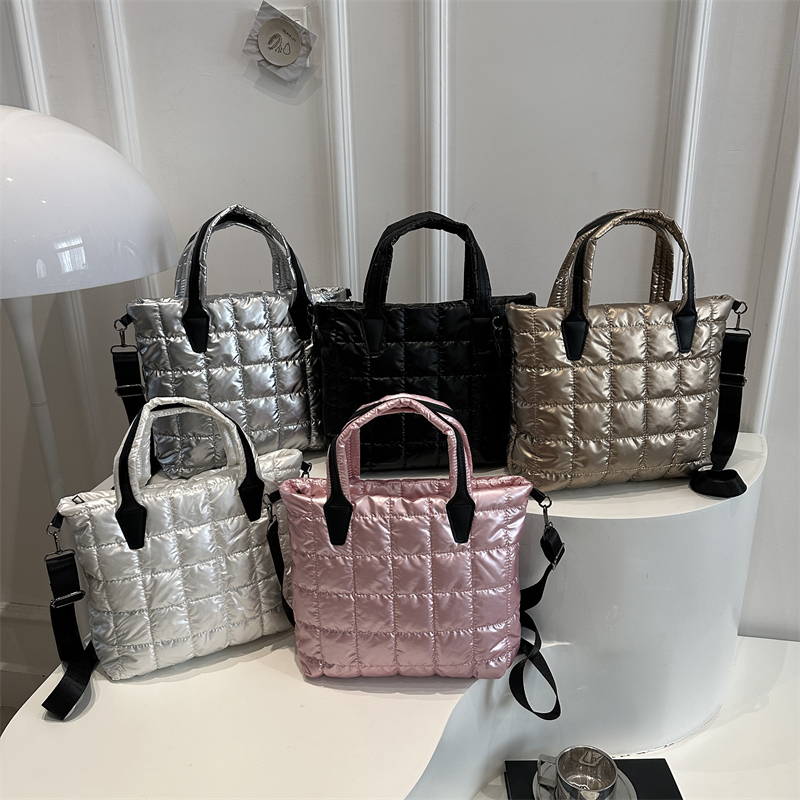 2025新款休闲简约风绗缝棉服托特包女大容量通勤包百搭时尚手提包