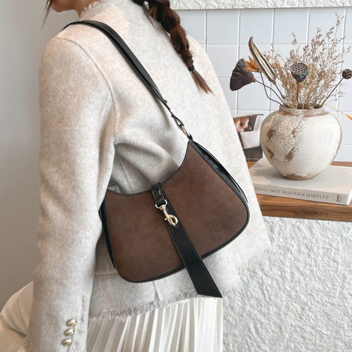 芊舒祺棕色水饺形腋下包女2025新款潮流日韩风格高级感百搭单肩包