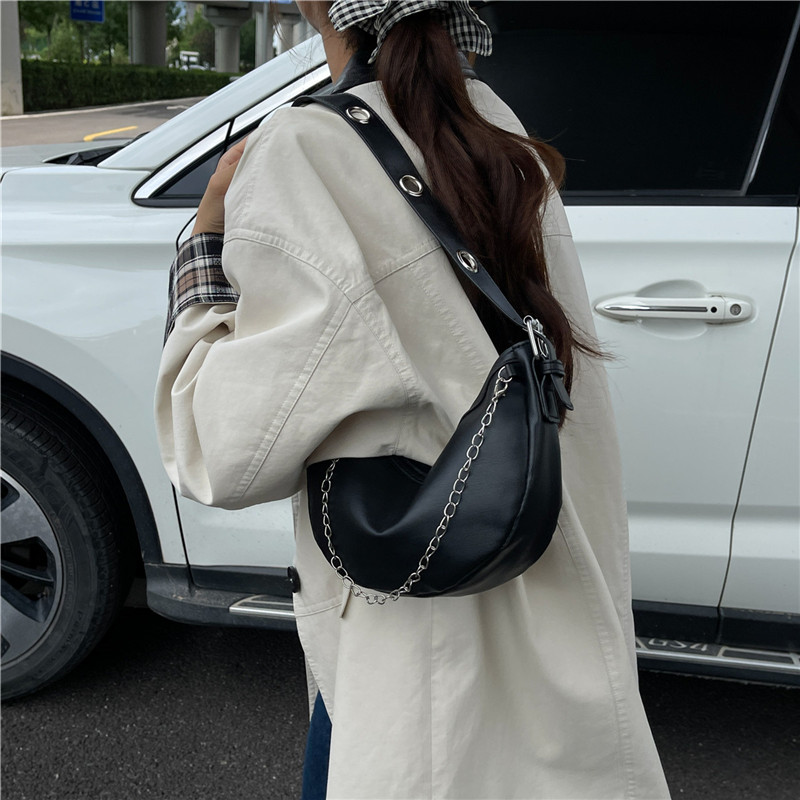 芊舒祺2025新款时尚链条腋下包女黑色月牙包百搭单肩斜挎饺子包