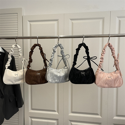 芊舒祺2026新款法式小众设计新月形腋下包女蝴蝶结甜美淑女单肩包