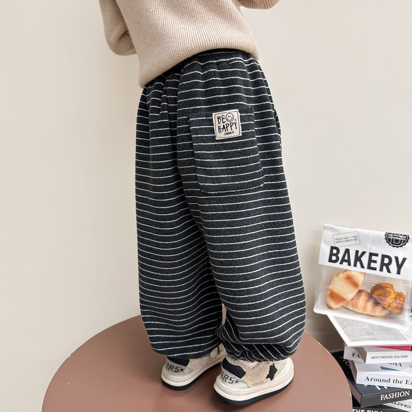 女童裤子秋冬装2025新款洋气加绒加厚条纹束脚裤女宝宝一体绒卫裤