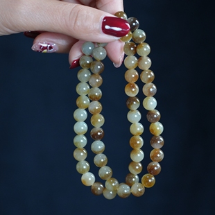 野渡无人舟自横。新疆且末料和田玉糖青白玉8毫米56颗项链 配证书