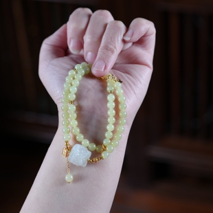 新疆若羌和田玉黄玉6毫米白玉醒狮双圈手链B13