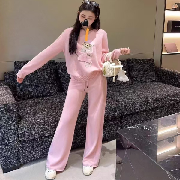 品质新款热卖舒适羊毛套装时尚