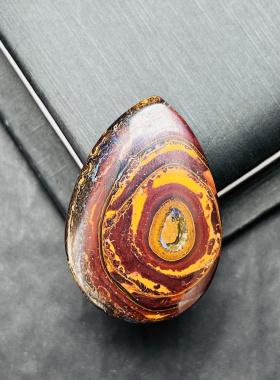 正反双同心圆， 纯天然澳洲铁欧泊挂坠，尺寸：41×28×12mm