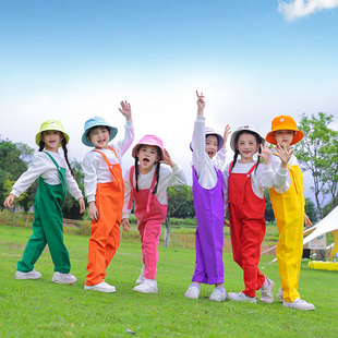 国庆儿童合唱表演服男女可爱背带裤七彩色小学生幼儿园毕业演出服