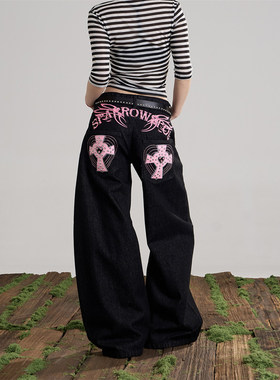 NovaMode美式复古十字架铆钉弯刀牛仔裤女高街宽松显瘦阔腿长裤子