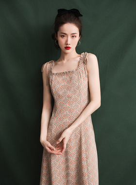 apa studio吊带连衣裙春夏季设计感碎花法式复古花边方领系带长裙