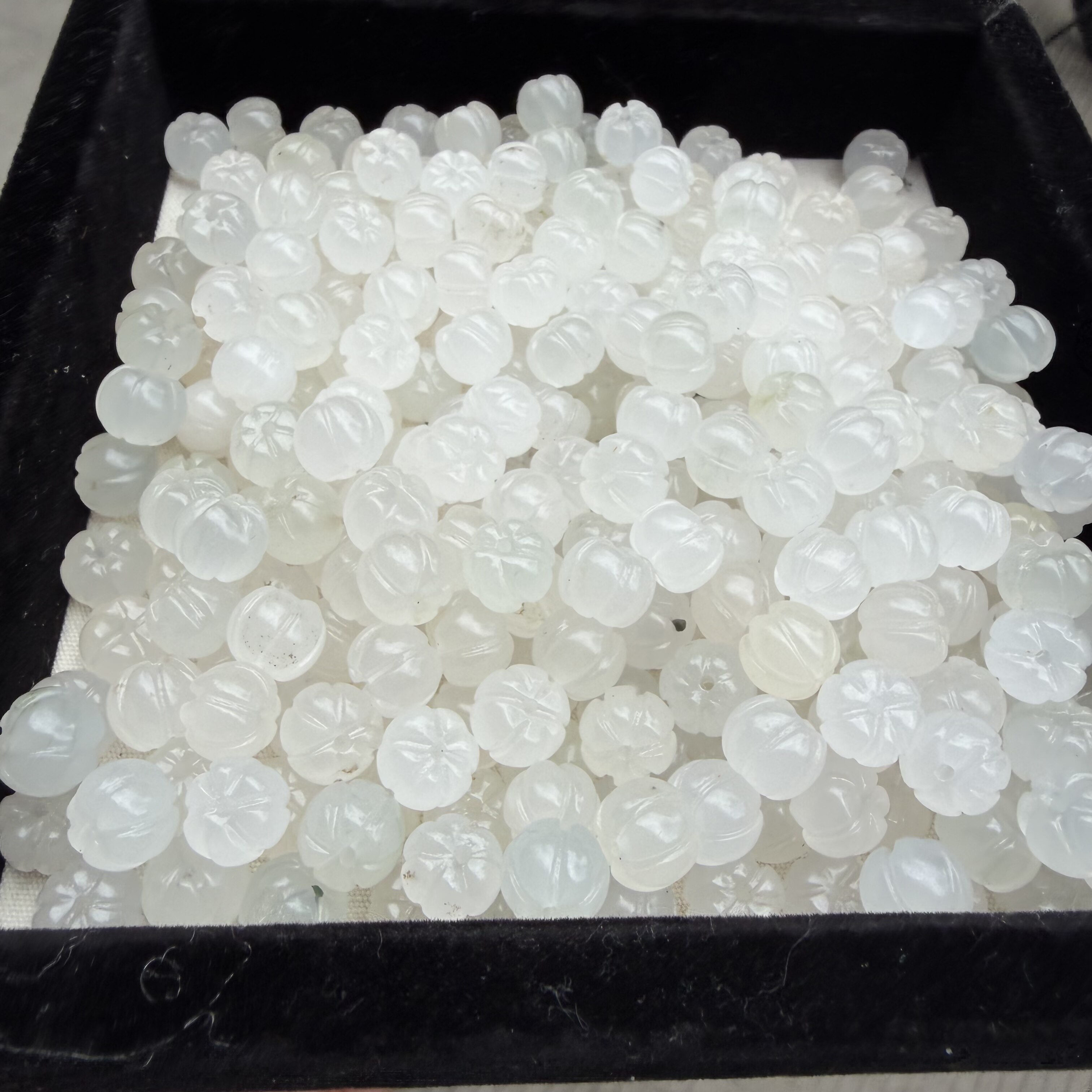 新疆金丝玉白色10mm雕刻南瓜珠子diy手链项链耳饰小滴溜饰品配件