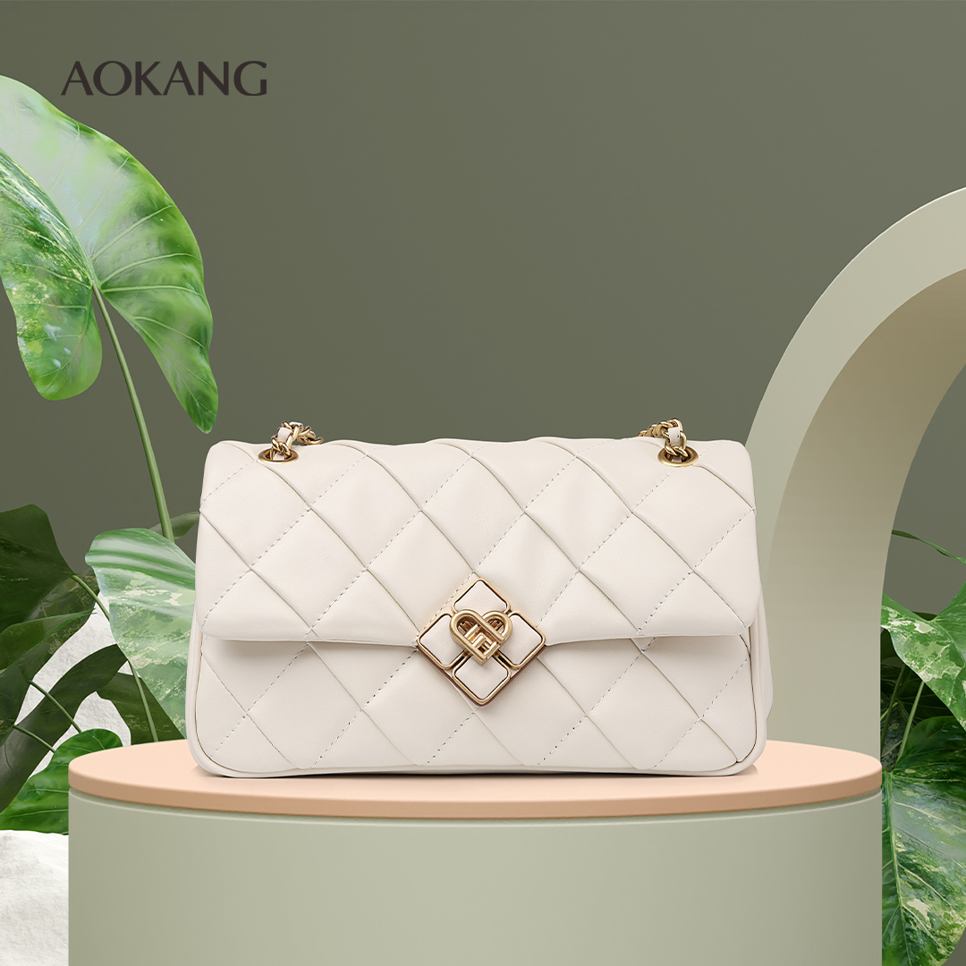 奥康2025新款精品真皮菱格纹小方包女单肩斜跨包白色日韩风链条包