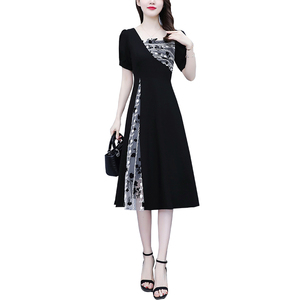 RM8696#设计感赫本风2022夏季新款胖MM遮肉显瘦通勤气质短袖连衣裙女