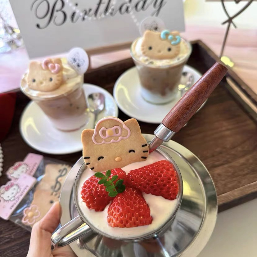 纯手工kt猫糖霜黄油曲奇kitty饼干礼盒宝宝满月酒摆台小红书儿童