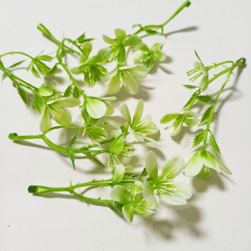仿真草鱼缸造景塑料水草假草鲜花花束点缀配草叶子植物墙装饰图片