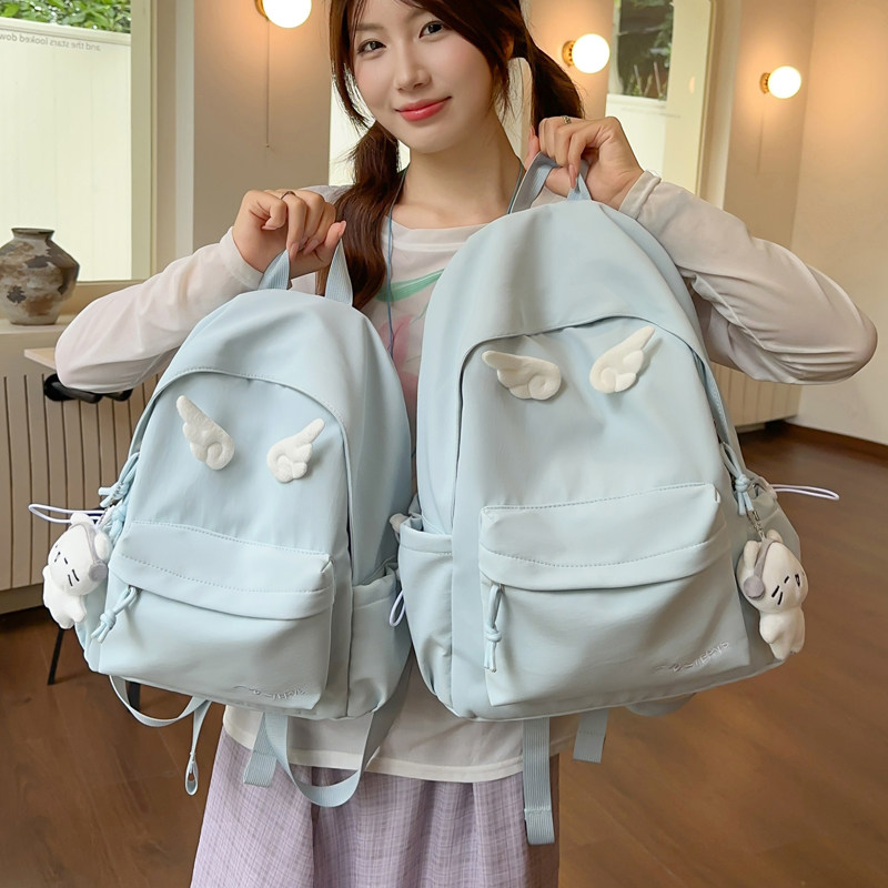 天使翅膀双肩包女大学生初中高中书包2026新款户外旅行休闲小背包图片