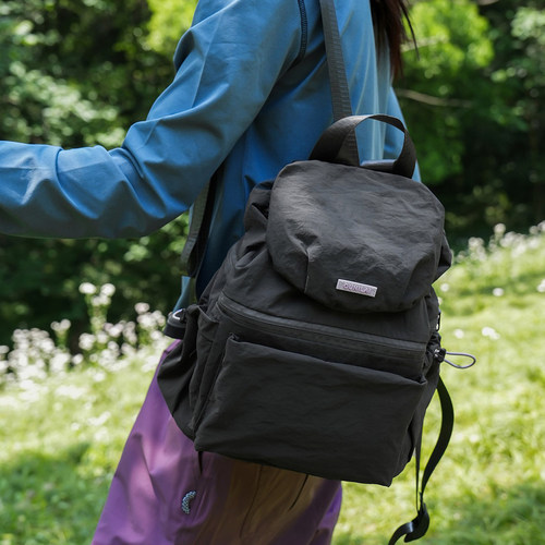 可扩容轻量化双肩包女新款户外运动徒步旅行健身逛街轻便背包防水