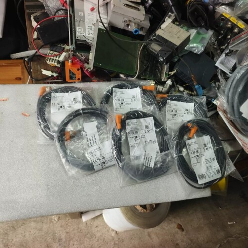 ifm易福门连接线六根，型号：EVC005，4芯M12插头， ~议价