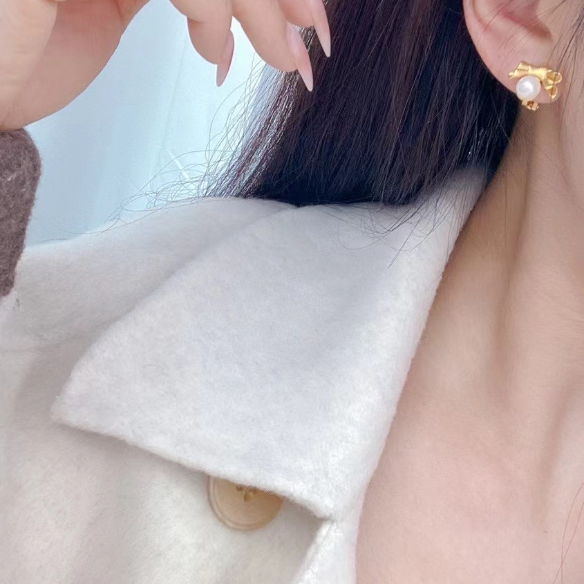 天然淡水珍珠耳夹新款轻奢精致蝴蝶结纯银耳针超强保色