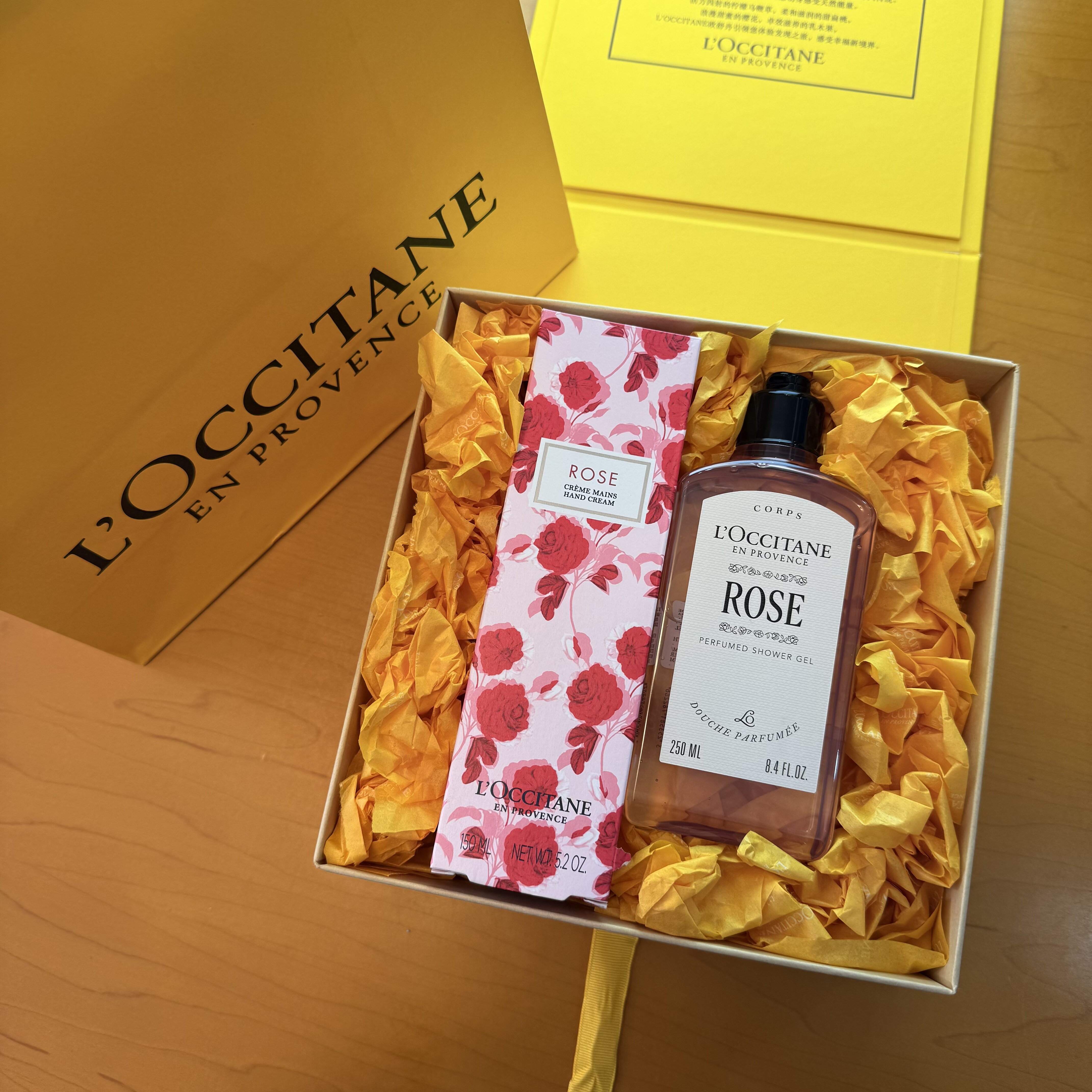 欧舒丹樱花沐浴露身体乳护手霜身体护理套装滋润保湿持久留香正品