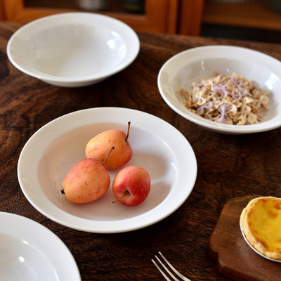 瓷土本色素雅宽边7英寸草帽碗