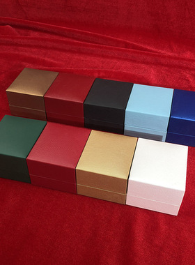 厂家直销直角充皮纸戒指盒红色求婚婚戒盒莫桑石钻戒盒时尚银饰盒