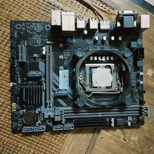 可维修B250D4592V21i37100CPU，主板功能正常。带的