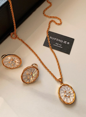 天然白色贝母椭圆吊坠毛衣珍珠项链女高端轻奢小众高级感叠戴颈链