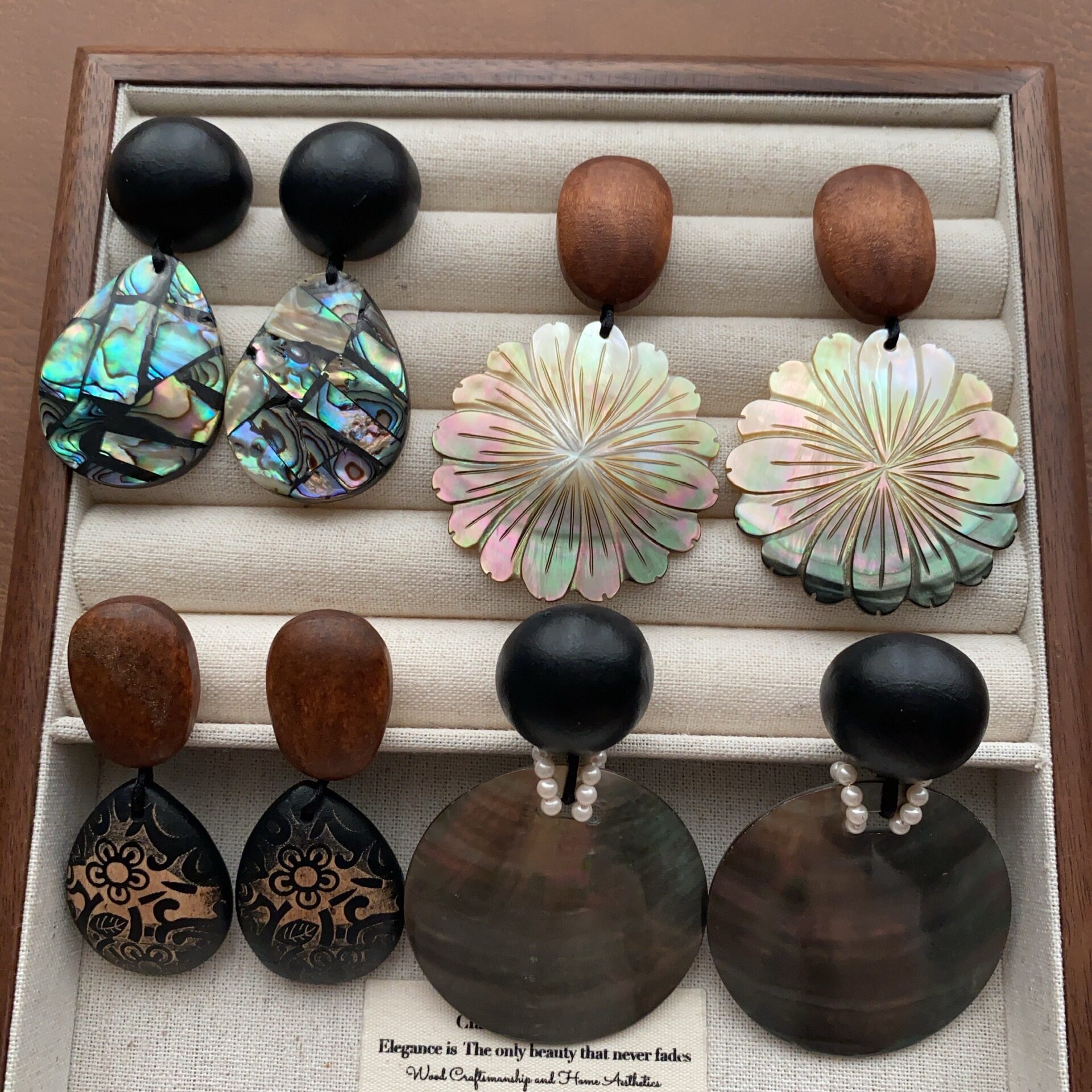 温润木珠幻彩贝母耳坠拼贴幻彩轻奢复古耳环时尚高级设计个性耳饰