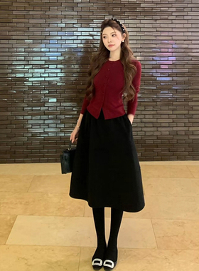 针织毛衣搭配半身裙套装衣服红色系跨年穿搭秋冬季炸街一整套女装