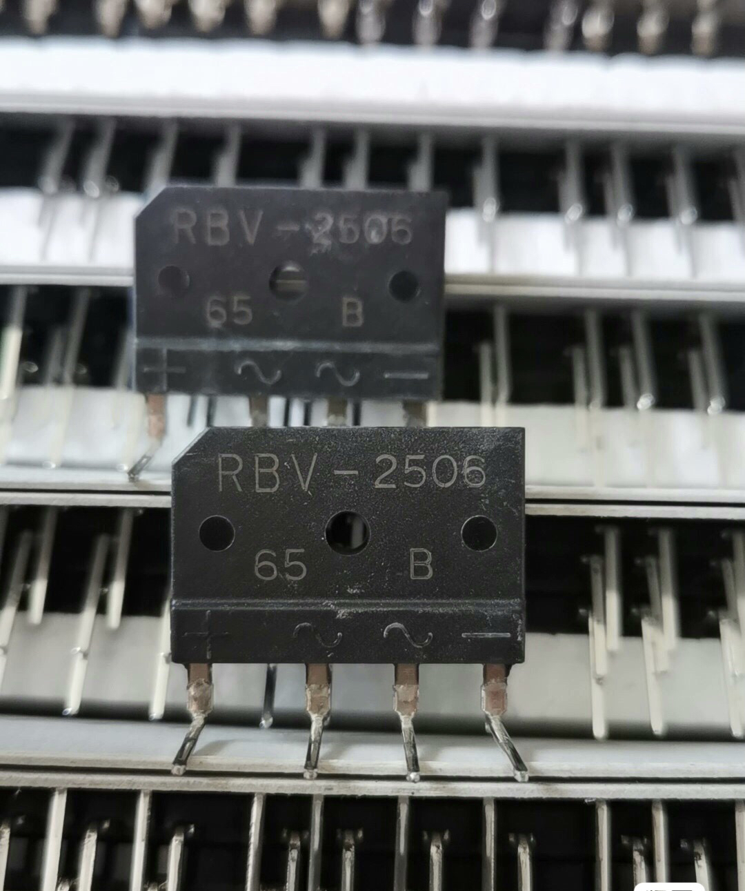 RBV-2506全新原装进口三肯厂家定型脚 25A600V