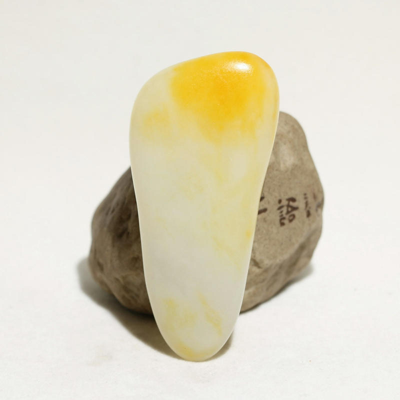 黄皮72.4克白玉把件手玩件新疆和田玉籽料原石原料