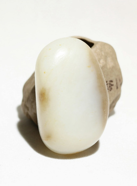 饱满糖皮140.6克白玉把件手玩料新疆和田玉籽料原石原料