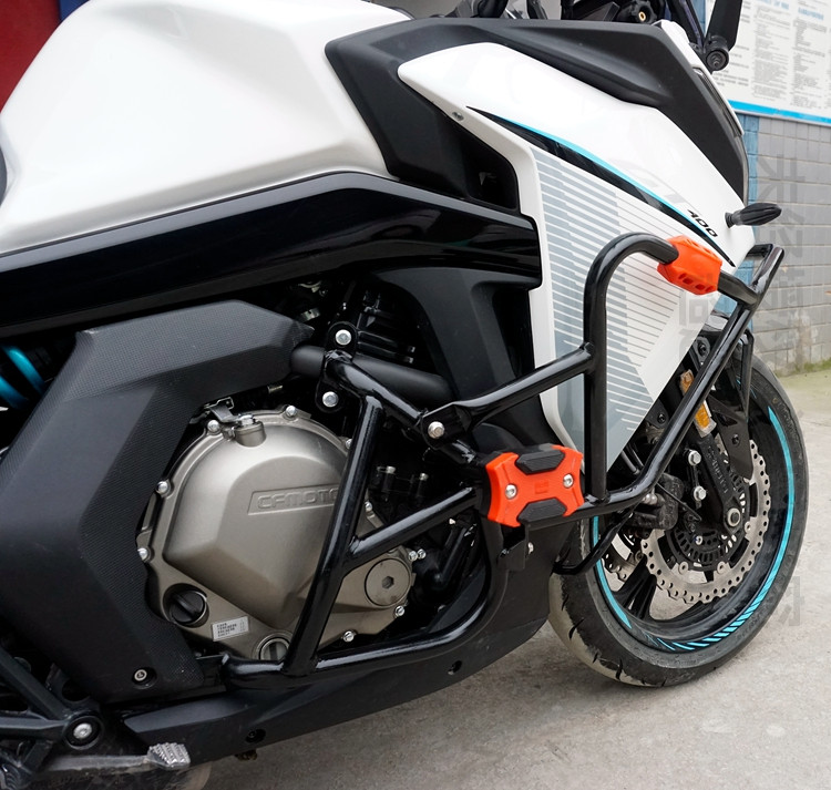 适用春风650gt400摩托车改装大包围防摔杠后货架三箱保险杠前护杠