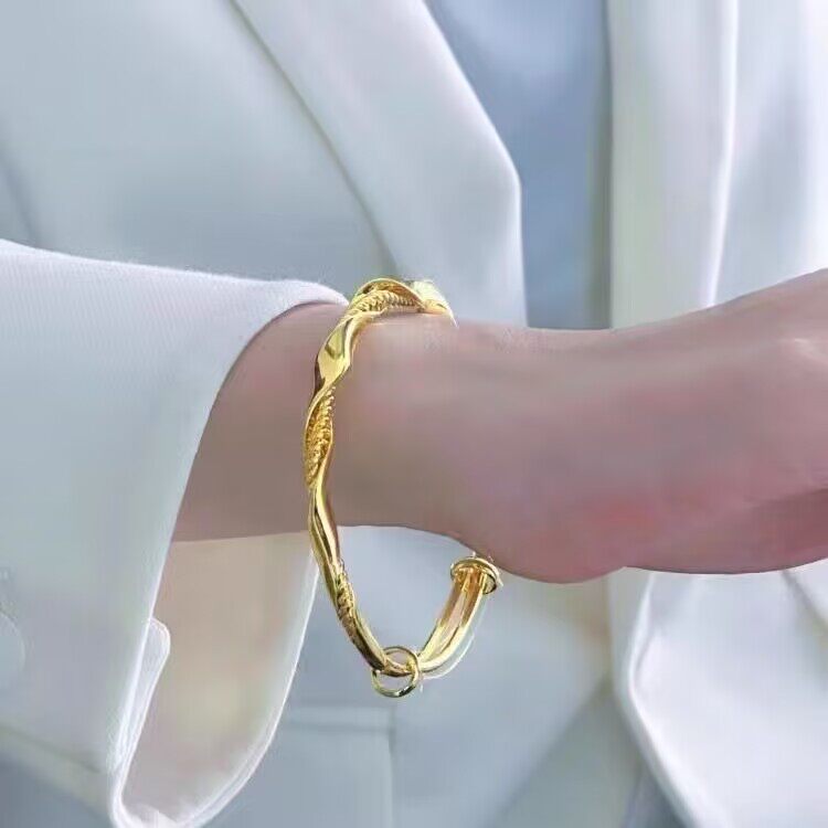 传承沙金工艺仿真黄金色久不掉色麻花推拉手镯女款实心莫比乌斯环