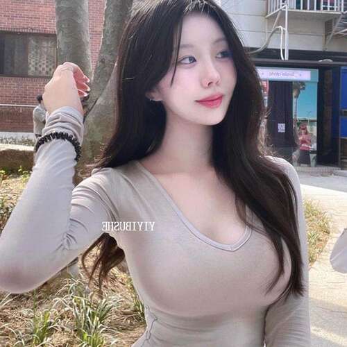 自留MY363亲肤好穿~性感女人味显胸V领紧身长袖T恤