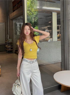 现货~穿过都说显白的tee姜黄色紧身u领短袖正肩t恤女