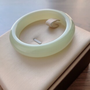 天然和田玉手镯 54.6圈口 青海料 平安镯 梧桐家 黄口