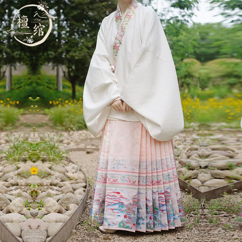 现货粉色马面檀绾-浮光滕王阁序满地金马面裙缎面明制汉服女日常