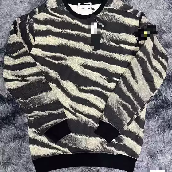 Stone Fw21 Zebra Print Crew Neck Pullover Sweatshirt, Unisex
