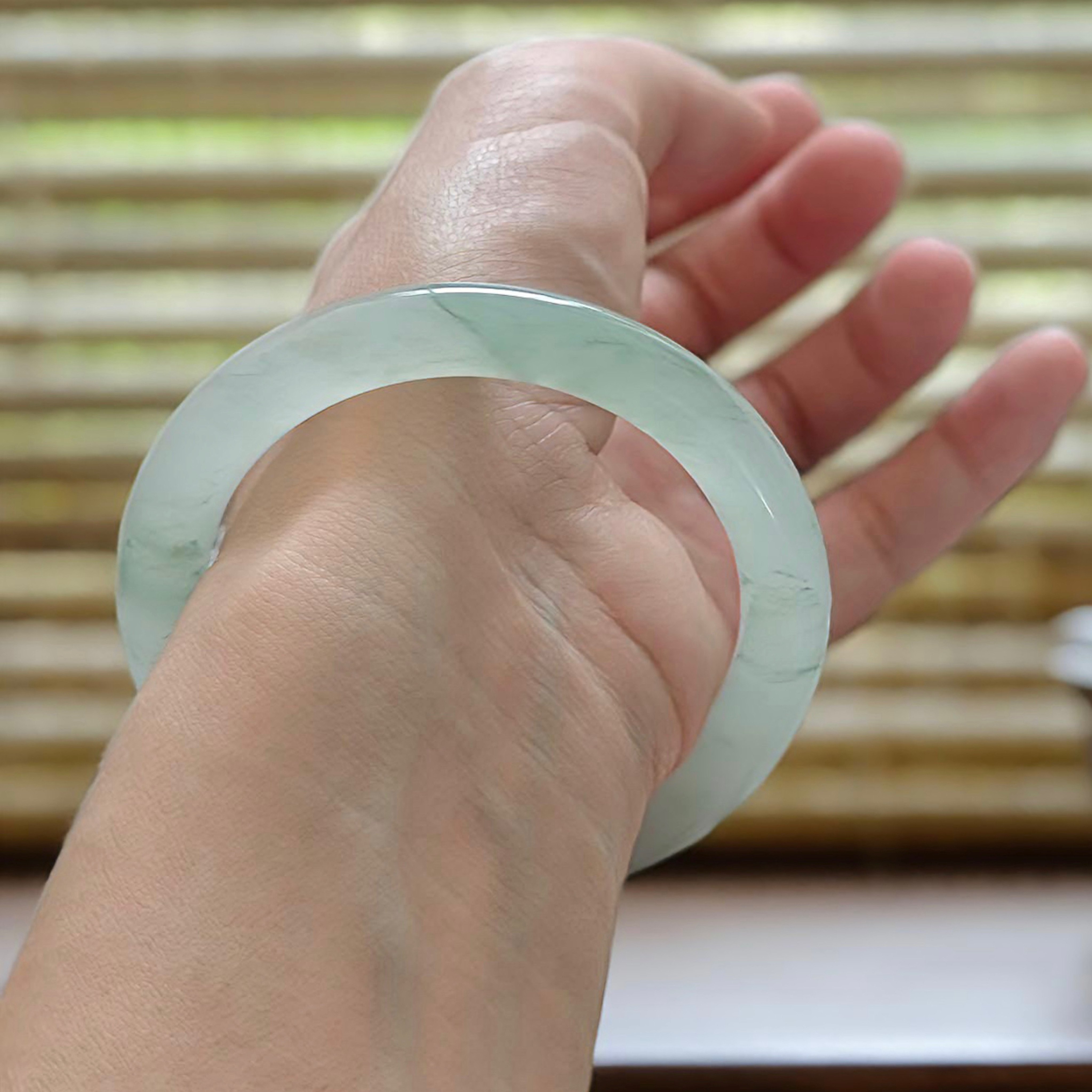 细圆条天山翠手镯冰透起胶镯子天然新疆国风轻奢中式玉镯女友媳妇