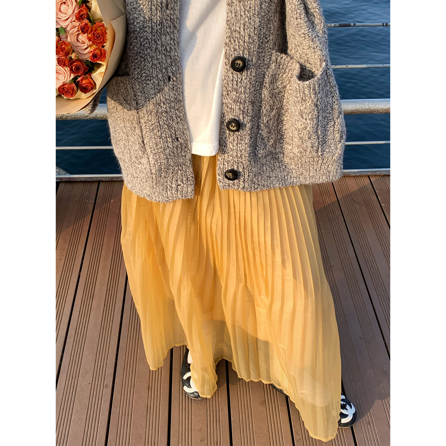 今屿花花A字设计感百褶裙女