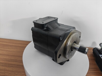 VICKERS威格士叶片泵20V-8A-1D-22R 20V-2A-1D-22R 20V-9A-1A-22R