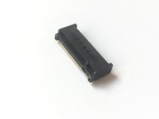 M.2内存卡座 FCI 10131758-001RLF  67PIN母头SMT H8.5mm P0.5mm