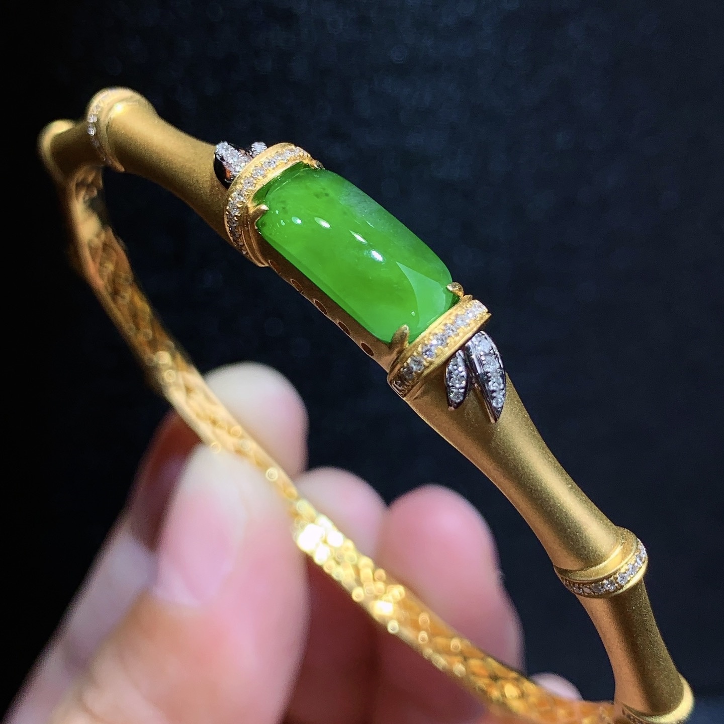 贵妃镯阳绿缅甸翡翠18K黄金