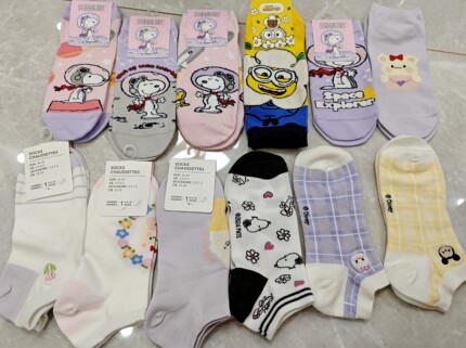 名创出口版史努比小黄人可爱卡通女短袜直板卡通棉船袜无骨女棉袜